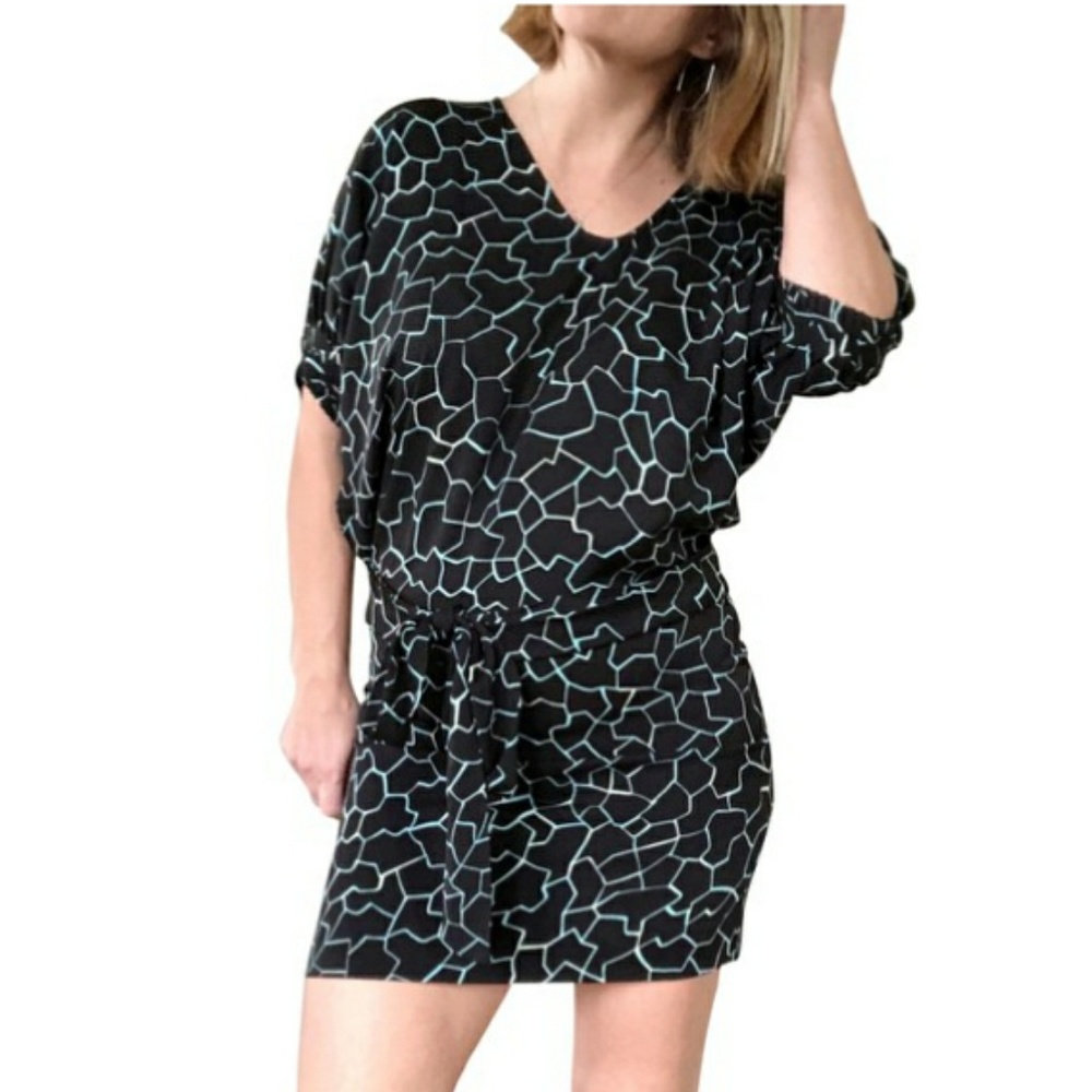 Diane Von Furstenberg silk edna short dress Size 4